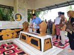 Kembangkan Ekosistem Pariwisata Berbasis Alam dan Budaya Lokal, Bupati Egi Kunjungi Rumah Adat Keratuan Darah Putih dan Makam Radin Inten II