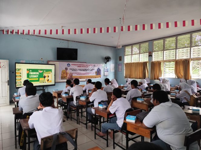 
 Dosen UNM Laksanakan Pengabdian kepada Masyarakat