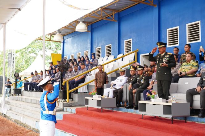 
 Danrem 043/Gatam Tutup Diksar SMA Kebangsaan Angkatan ke-13 Tahun 2025