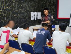 Komitmen Pembinaan Berkelanjutan, Warga Binaan Lapas Muara Tebo Ikuti Ujian Paket B dan C