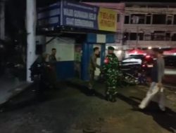 Babinsa Koramil 410-05/TKP Bersama Masarakat Kelurahan Palapa Melaksanakan Patroli Agar Keamanan Tetap Kondusif