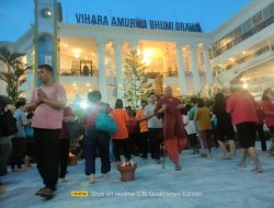 Sambut tahun baru Imlek Ratusan umat Budha di Kota Bandar Lampung melaksanakan ibadah sembahyang tutup tahun .