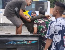 Serma Slamet Sigap Bantu Korban Lakalantas di Jalan Sukarno -Hata .