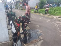 Babinsa Kota Karang dan Babinsa TBU Antisipasi  Musim Penghujan