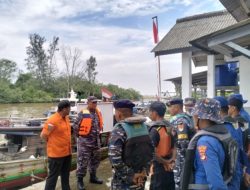 Prajurit Pos TNI AL Labuhan Maringgai Laksanakan SAR Laka Laut Nelayan KM Aldo Putra 02