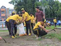 Personil Polres Metro Laksana kan Anjuran Presiden,Peduli Lingkungan