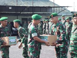 Sambut Idulfitri, Dandim 0410/KBL Serahkan Bingkisan dan Ingatkan Kesiapsiagaan Persone