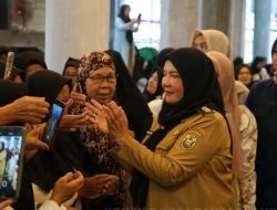 Wali Kota Eva Dwiana Safari Ramadan di Masjid Tawakkal Way Dadi Baru