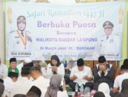 Wali Kota Bandar Lampung, Hj. Eva Dwiana Hadiri Safari Ramadan 1447 H di Masjid Al Barokah Sukabumi