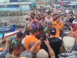 Babinsa Batu Putuk Sigap Bantu Evakuasi Dua Mahasiswa yang Hilang Terbawa Banjir Bandang