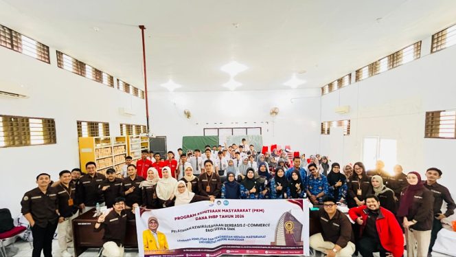 
 Tim Dosen UNM Gelar Pelatihan Kewirausahaan Berbasis E-Commerce di SMK Negeri 4 Gowa