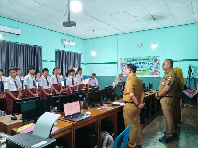 
 Kegiatan TKA SD di Lampura Berjalan Lancar, Kadisdik: Prosesnya Bisa Subsidi Silang