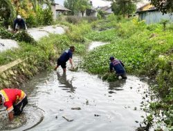 Peduli Lingkungan Sekitar, Rutan Kelas I Bandar Lampung Laksanakan Aksi Bersih di Luar Rutan