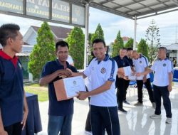 Penutupan Porsenap Berlangsung Semarak, Kepala Rutan Kelas I Bandar Lampung Serahkan Hadiah kepada Para Juara