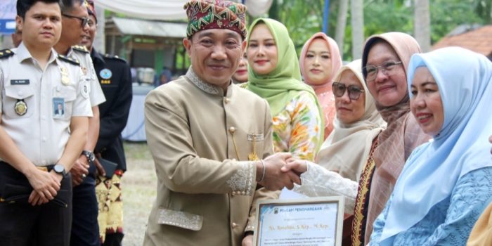 Puncak Hari Kartini Pemkab Lamsel Berikan Penghargaan Kepada 13 Wanita Insfiratif