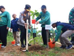 Kapolda Lampung Tanam Pohon Bareng Menteri PKP