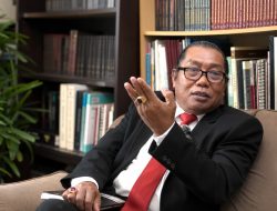 Guru Besar Hukum Pidana UBL Beri Catatan Kritis atas Kasus Nadiem