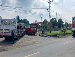 Antrian Panjang SPBU Banjar Negeri Gunung Alip Tanggamus Disebabkan Perbaikan Jalur Masuk