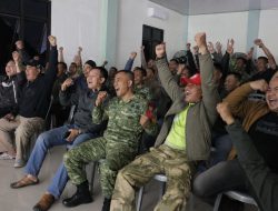 Babinsa Jajaran Kodim 0410/KBL Gelar Kegiatan “Nobar Gembira” bersama Warga
