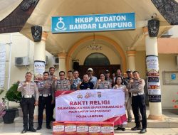 Ditlantas Polda Lampung Bersihkan Gereja dan Salurkan Bantuan