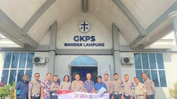 Peringati Hari Bhayangkara ke-80, Ditlantas Polda Lampung Gelar Bakti Religi di Gereja GKPS