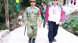 Sinergi Tanpa Batas: Peltu Dwi Gerakkan Warga Kemiling, Dansatgas TMMD Beri Apresiasi di Lapangan