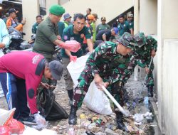 Karya Bakti Pembersihan Lingkungan di Pasar Pasir Gintung