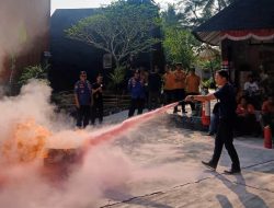 Lummay Villa Resort Bekali 35 Karyawan dengan Pelatihan Pemadaman Kebakaran