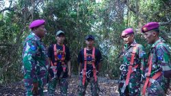 Brigif 4 Mar/BS Menembus Awan Merdeka: Aksi Heroik Pengibaran Bendera di Ketinggian 74 Meter Guncang Semangat Nasionalisme