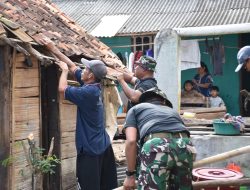 Yonif 9 Marinir Brigif 4 Mar/BS Gelar Bedah Rumah Ibu Suryati di Desa Paya
