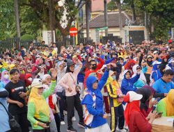5.000 Warga Tumpah Ruah di Taman Kota Metro