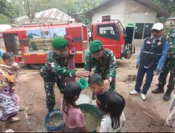 KODIM 0410/KBL Distribusi Air Bersih Serempak di Enam Titik