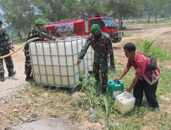 Babinsa Kodim 0410/KBL Salurkan Bantuan Air Bersih
