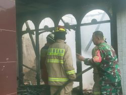Rumah Warga Terbakar, Babinsa Kodim 0410/KBL Turun Tangan