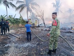 Personel Babinsa Kelurahan Sukadanaham Bantu Warga Korban Kebakaran